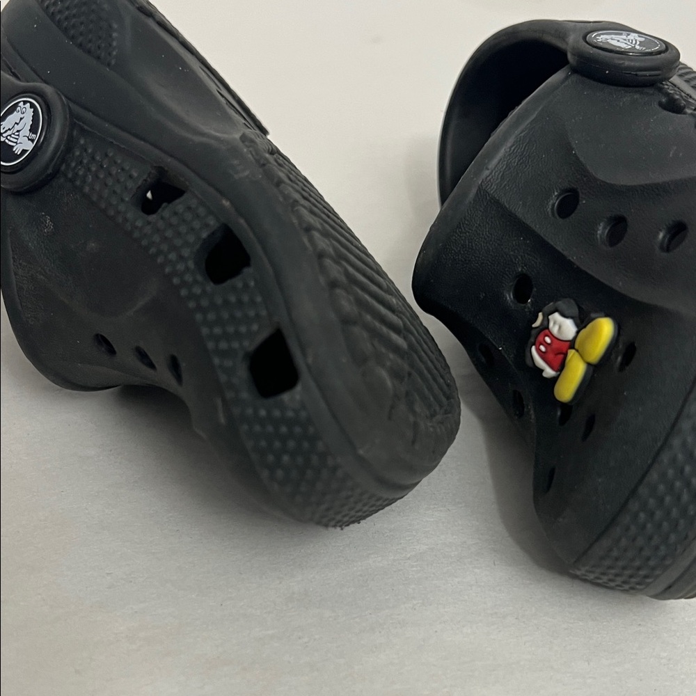 CROCS Kids Black Sandals sz 6 - Picture 16 of 16
